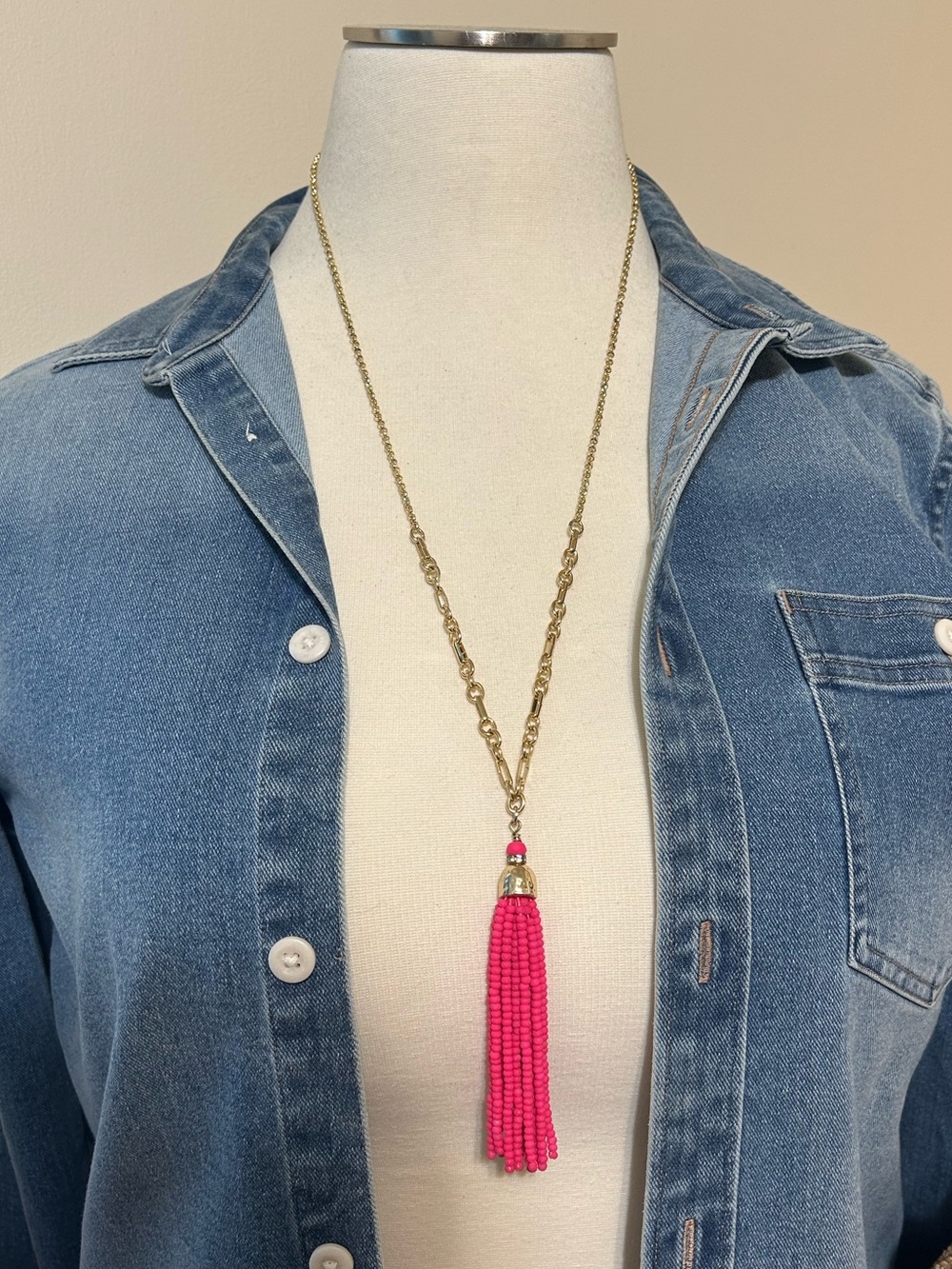 LILLY PULITZER BEACH BREEZE NECKLACE IN MAGENTA